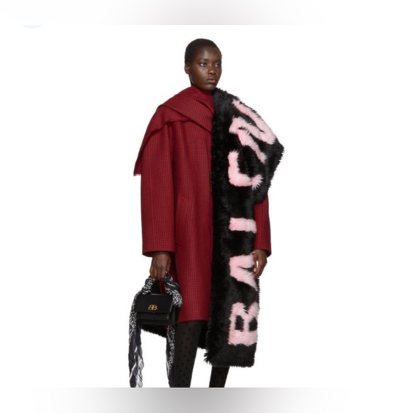 Balenciaga faux fur shawl - Picture 10 of 10